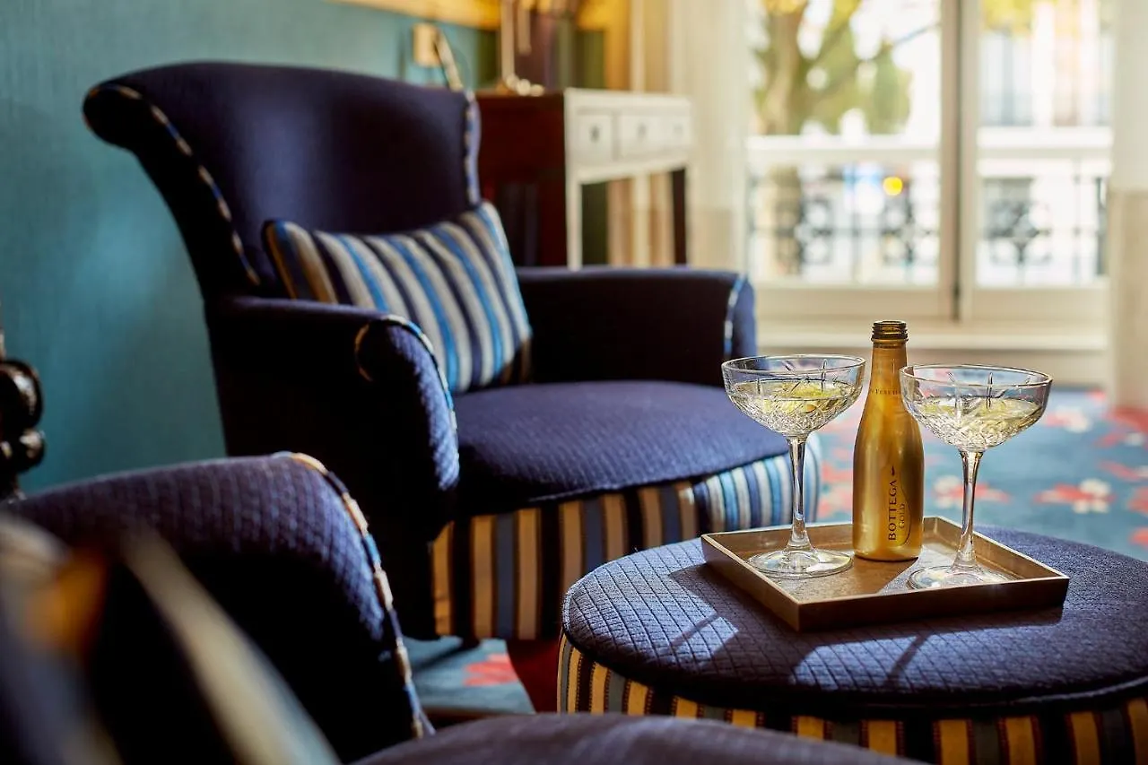 Carlton Ambassador Hotel Haia